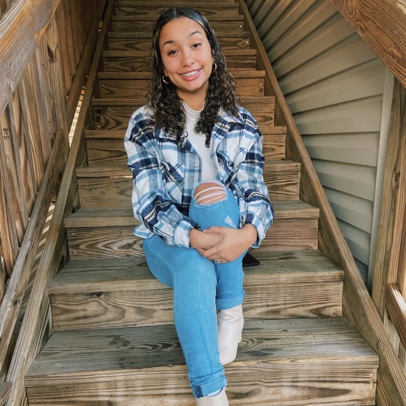 Meet your Posher, Brooklyn - Picture 1 of 1